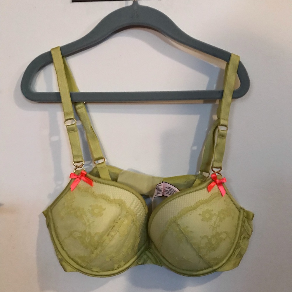Victoria Secret Very Sexy 34B